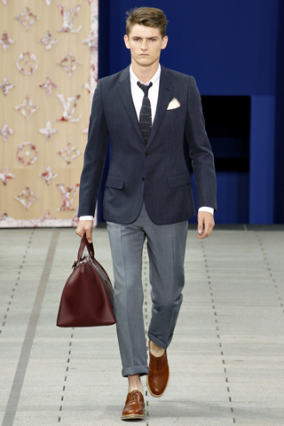 Louis Vuitton / - 2012